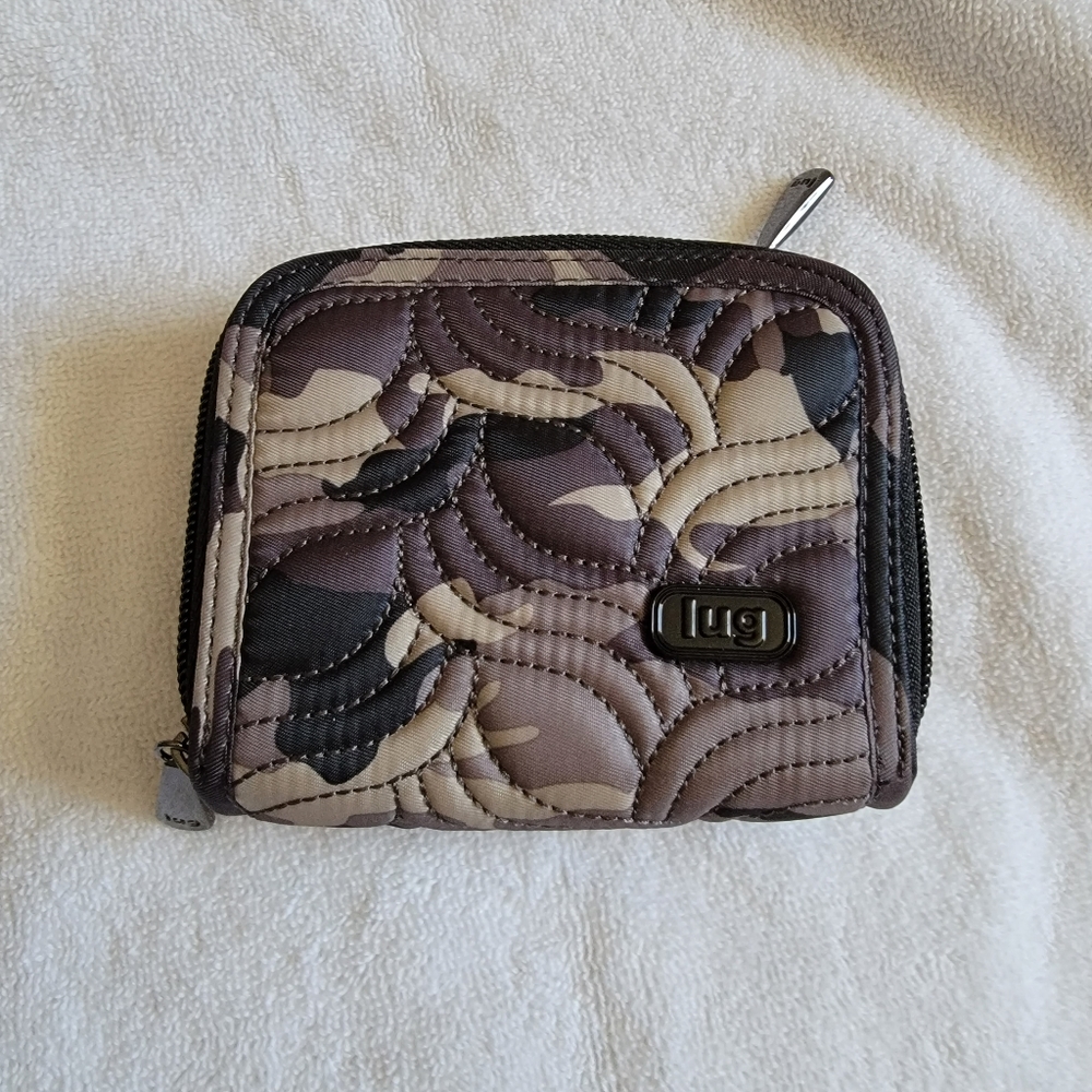 Lug wallet